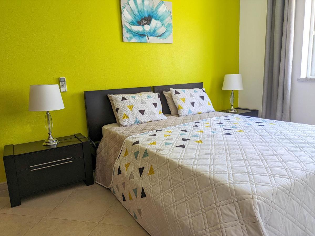 Two Bedroom Apartment - 110M2, Ac, Terrace, Wi-Fi 라고스 외부 사진