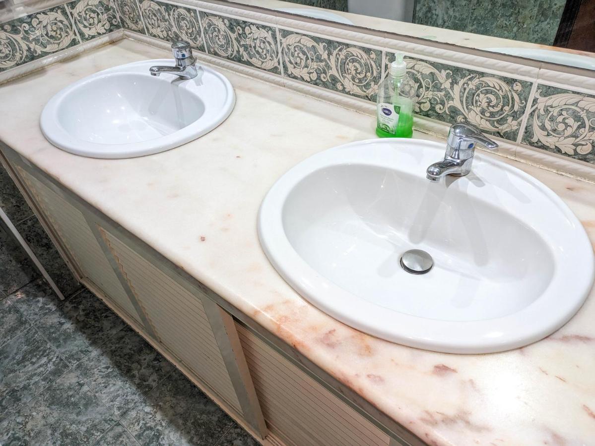 Two Bedroom Apartment - 110M2, Ac, Terrace, Wi-Fi 라고스 외부 사진