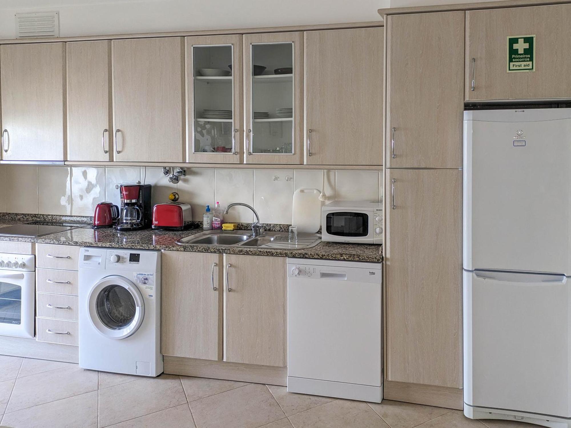 Two Bedroom Apartment - 110M2, Ac, Terrace, Wi-Fi 라고스 외부 사진