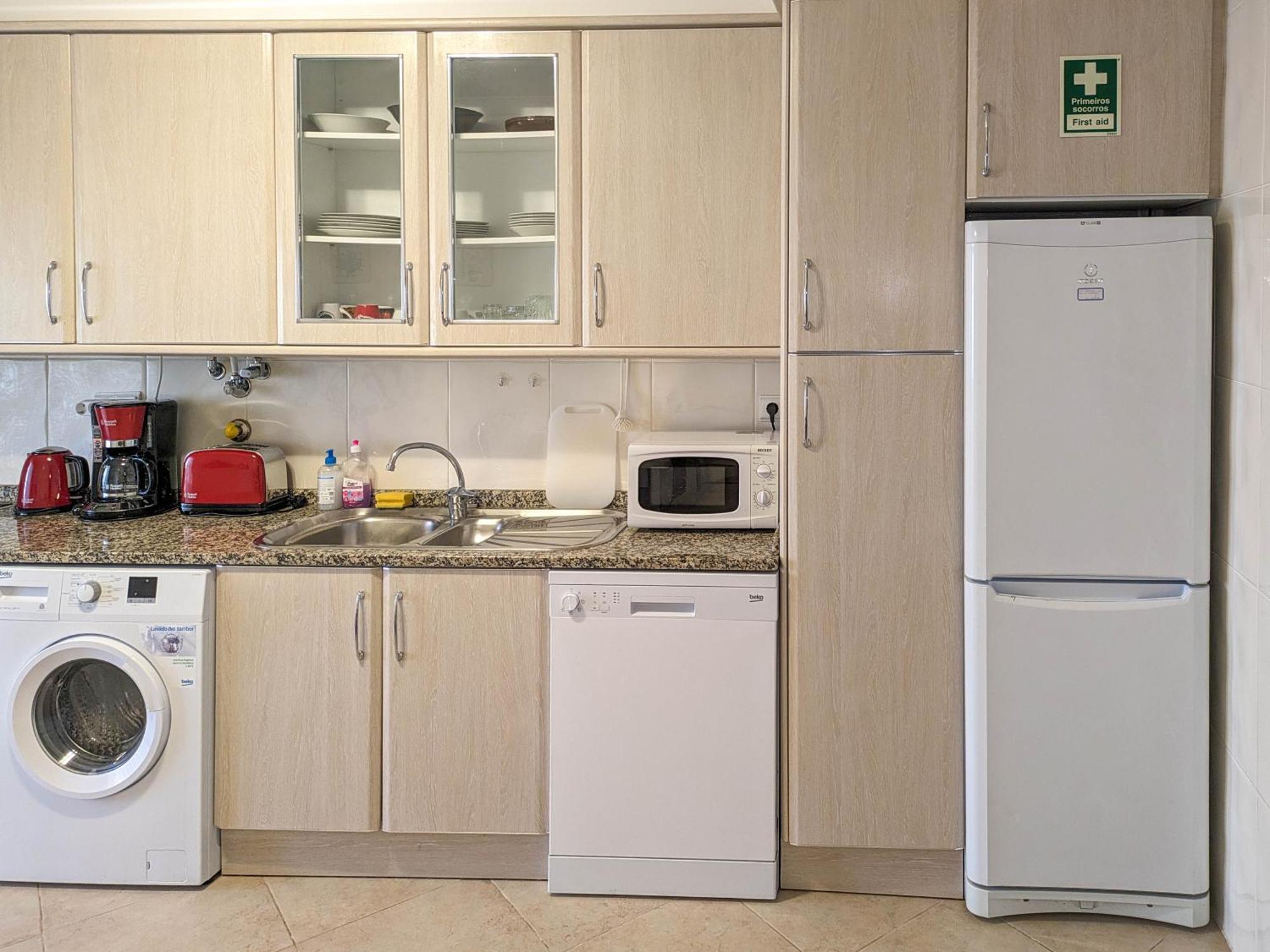 Two Bedroom Apartment - 110M2, Ac, Terrace, Wi-Fi 라고스 외부 사진
