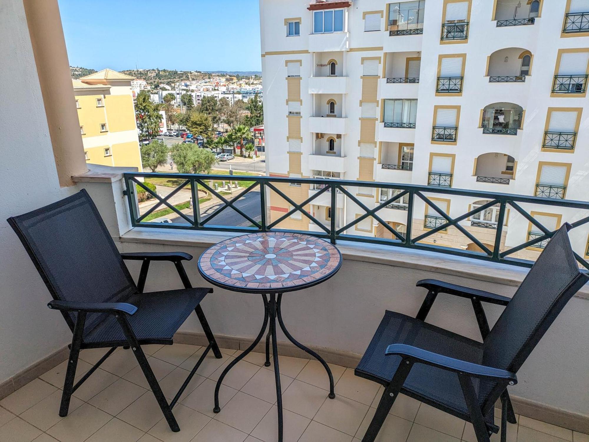 Two Bedroom Apartment - 110M2, Ac, Terrace, Wi-Fi 라고스 외부 사진