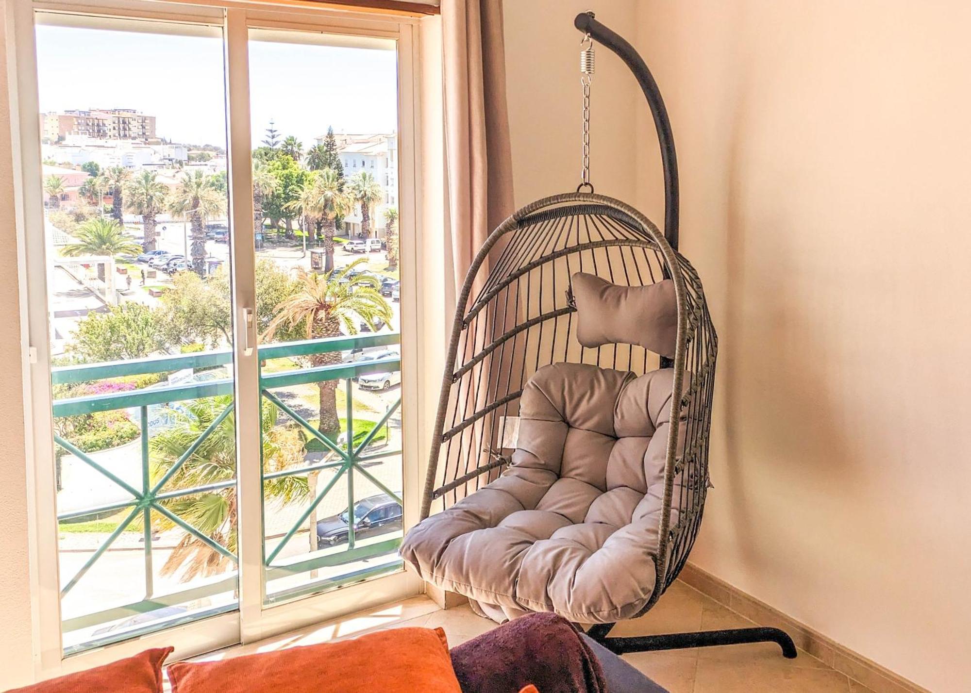Two Bedroom Apartment - 110M2, Ac, Terrace, Wi-Fi 라고스 외부 사진